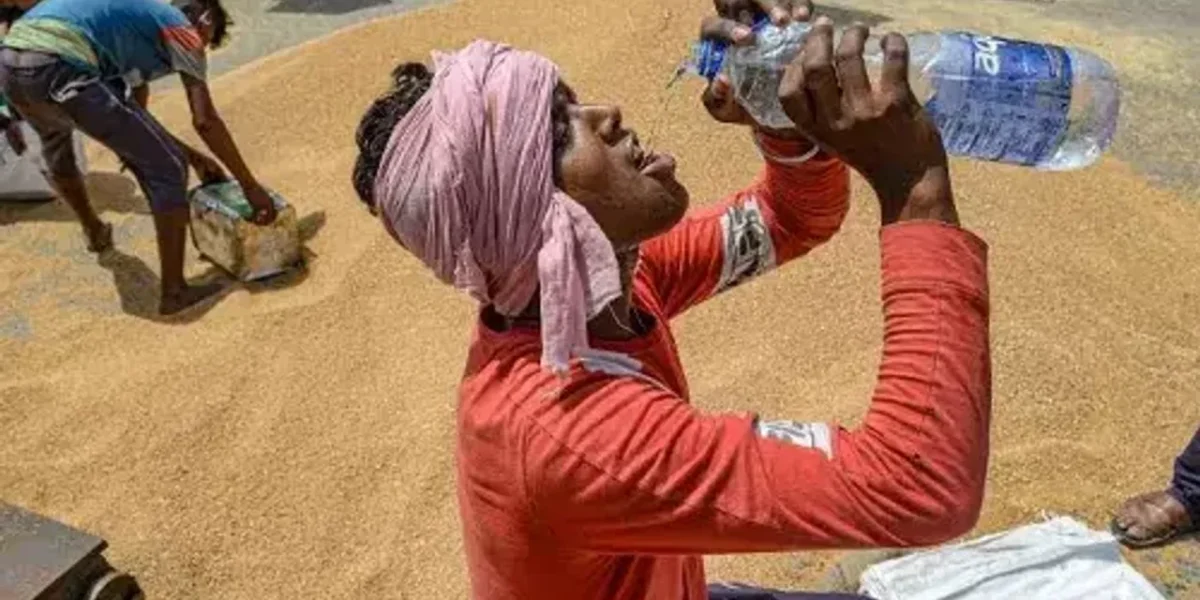 IMD forecasts heat wave conditions over West Bengal, Bihar, and Coastal Andhra Pradesh during next 4 days