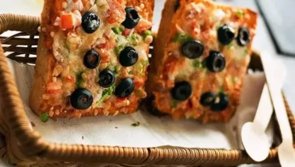 Sooji Pizza Recipe: It will be an instant hit among kids as well as adults