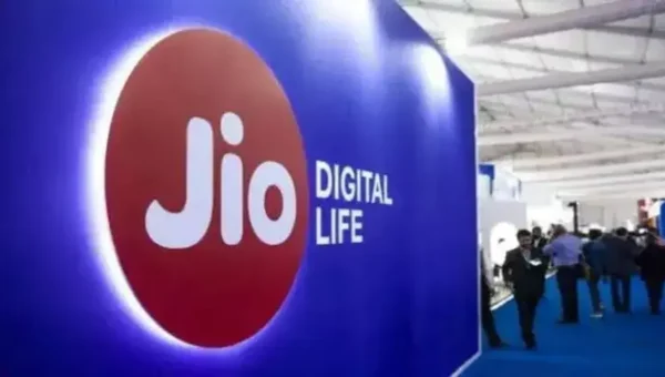 Reliance Jio posts single-digit growth sequentially in Q4 earnings, PAT rises to ₹4,716 cr