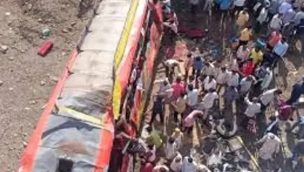 MP: 15 dead, 25 injured as bus falls off bridge in Khargone