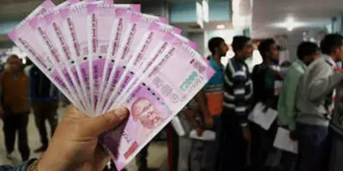 Window opens for exchanging 2000 rupee note in banks