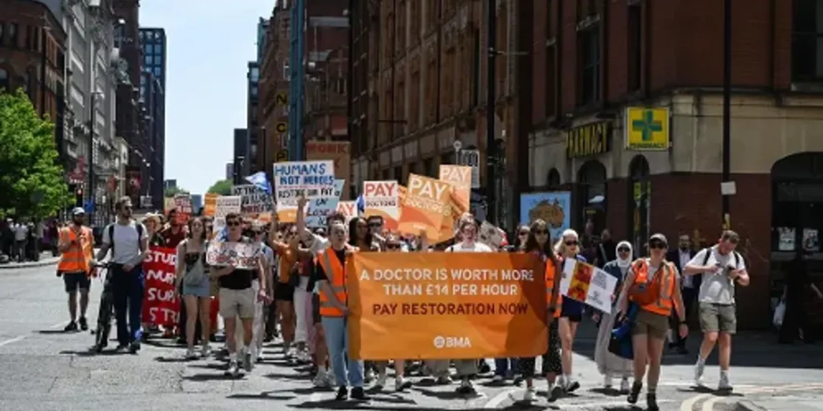 Senior doctors back strike action in England