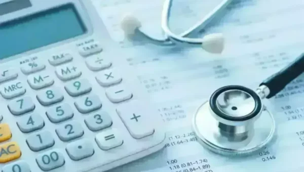 UnitedHealth falls on warning of higher medical costs, drags down rivals