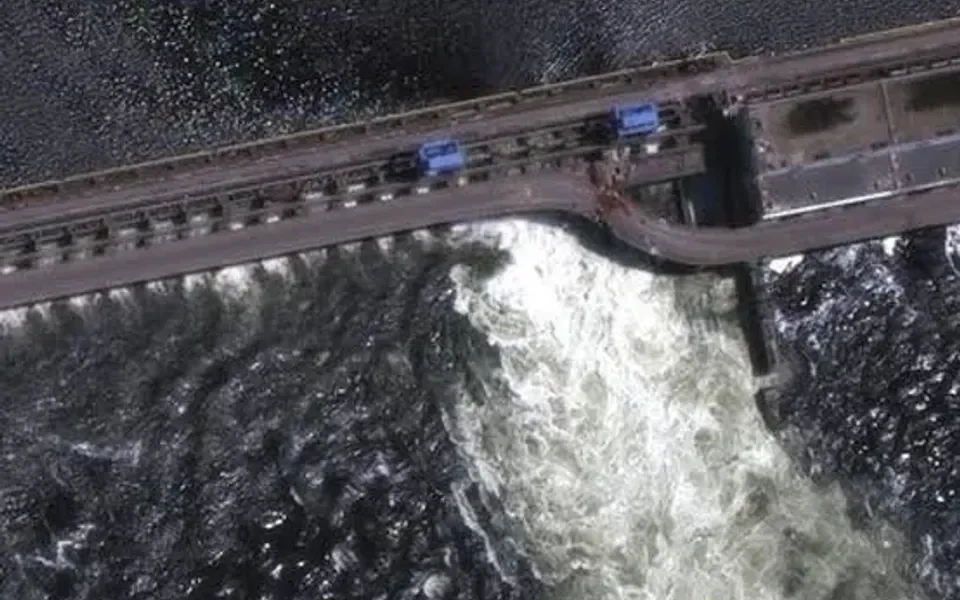 Ukraine war: Blast at Nova Kakhovka dam unleash floodwaters