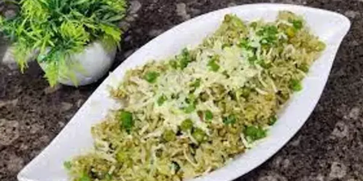 Cheesy Hari Bhari Khichdi Recipe: A recipe that everyone would want to cook for themselves