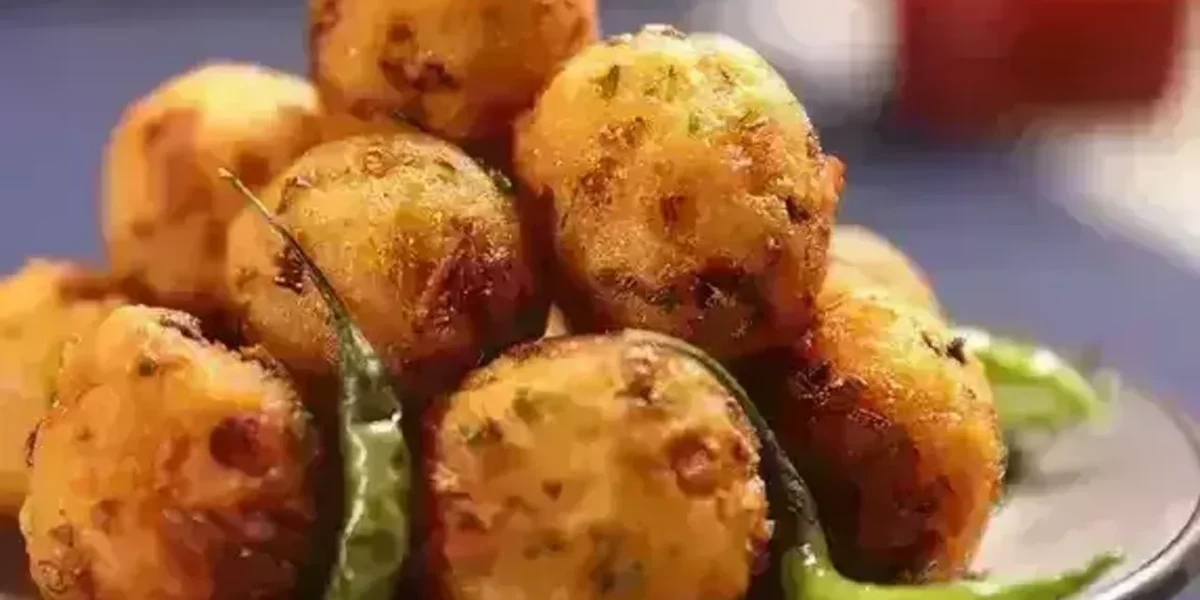Poha Nuggets Recipe: Pair up the nuggets with tomato ketchup and mint chutney to make them wholesome