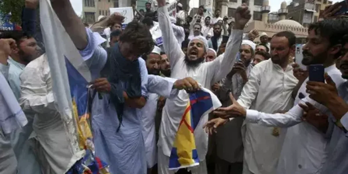 Pakistan: Anti-Sweden rallies held to denounce burning of Quran