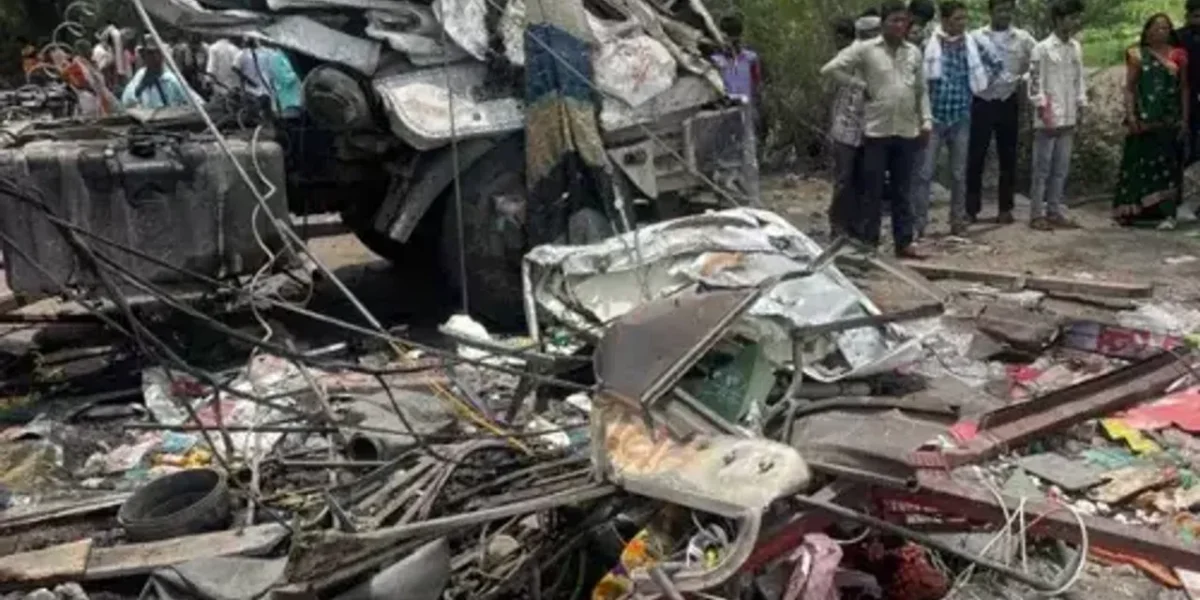 Maharashtra: 15 killed in Dhule after truck hits 4 vehicles, injured were rushed to hospitals