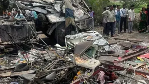 Maharashtra: 15 killed in Dhule after truck hits 4 vehicles, injured were rushed to hospitals