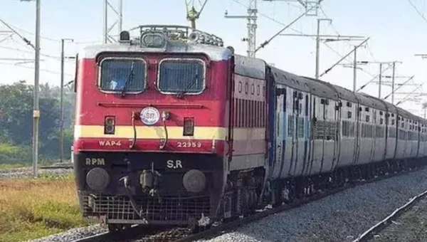Delhi-Bound Goa Express leaves 45 passengers in Nashik after arriving 90 minutes early at station