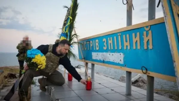 Ukraine’s President visits Snake Island to honour soldiers on 500th day of Russian invasion