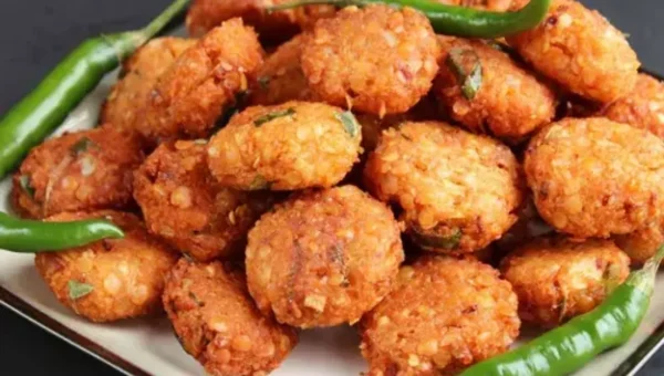 Masoor Dal Vada Recipe: Making some crispy snacks to enjoy rainy days is a monsoon ritual