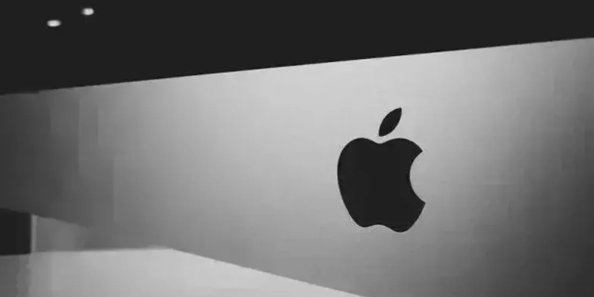 Apple becomes the first public company to be valued at USD 3 trillion