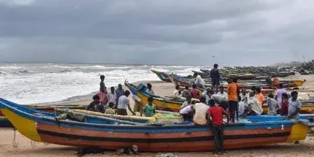 Sri Lankan Navy arrests 10 Indian fishermen for alleged poaching into its territorial waters