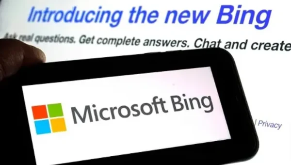 Microsoft brings its free AI-powered Designer tool to Edge sidebar