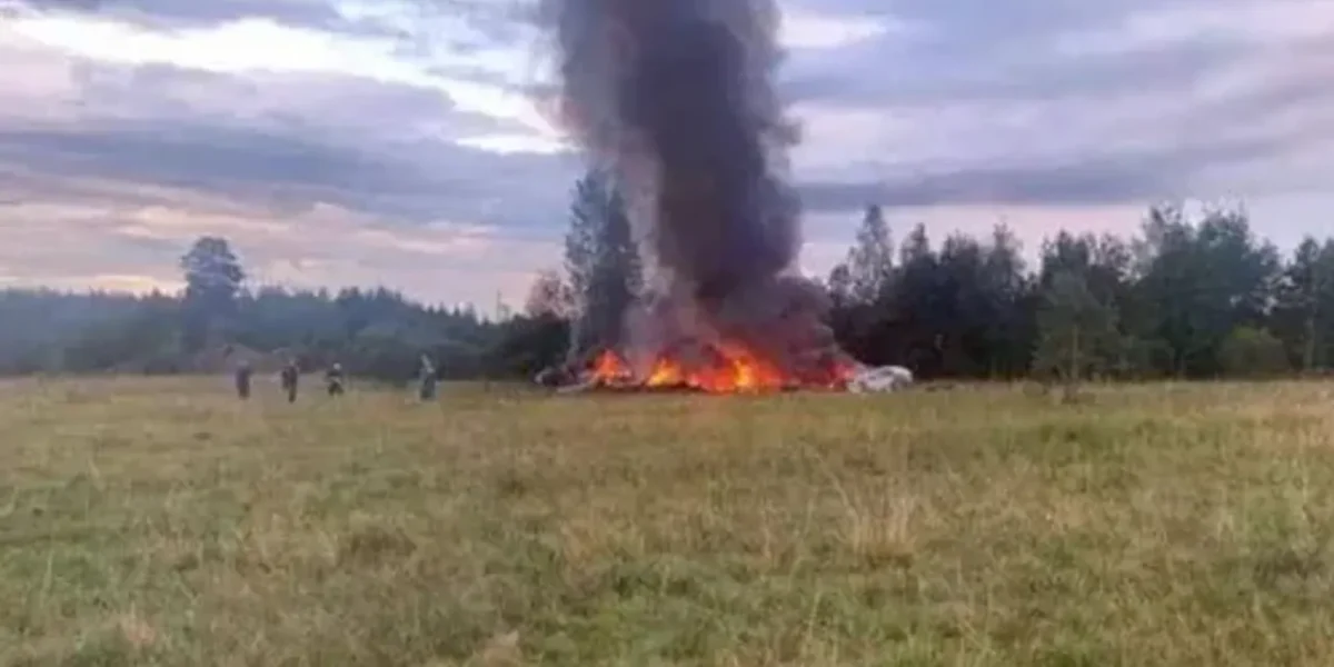 US Military Aircraft with 23 onboard crashes in Northern Australia, 3 dead
