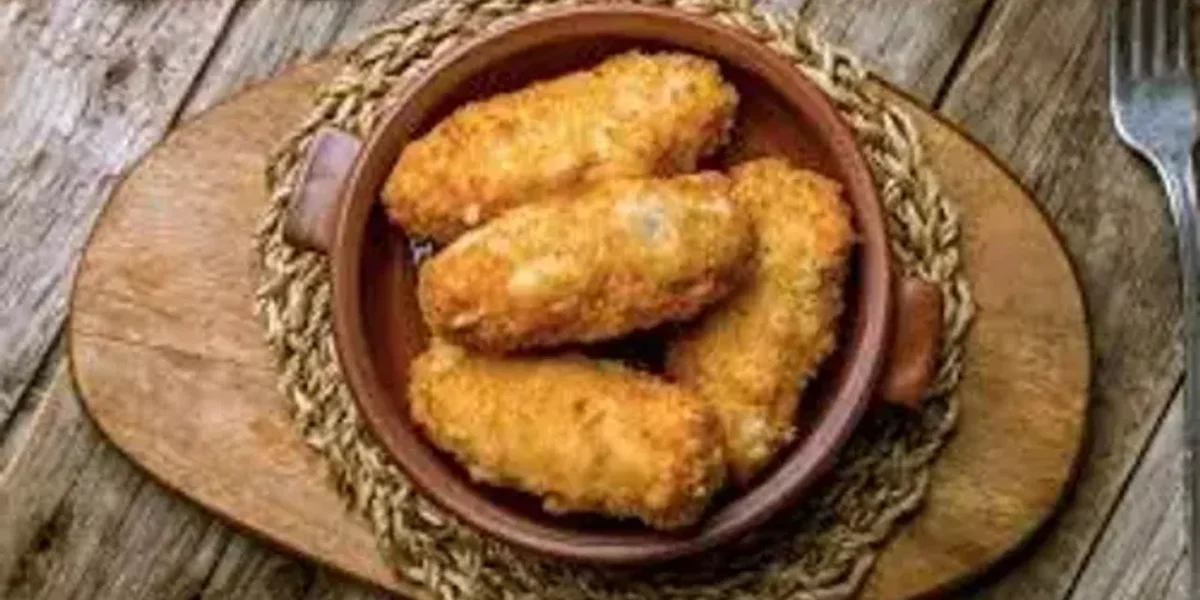 Cheesy Paneer Bread Rolls Recipe: Enjoy these cheesy melt paneer bread rolls alongside your favorite chutneys or schezwan dip