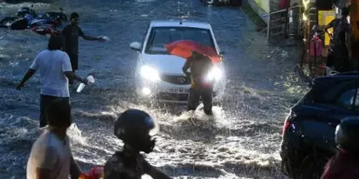 Heavy rain in Telangana; schools, colleges shut in Hyderabad