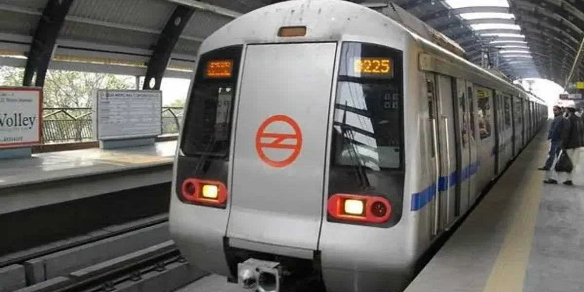 Delhi Police Chief seeks early metro services to facilitate security personnel