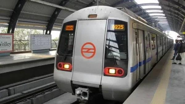 Delhi Police Chief seeks early metro services to facilitate security personnel