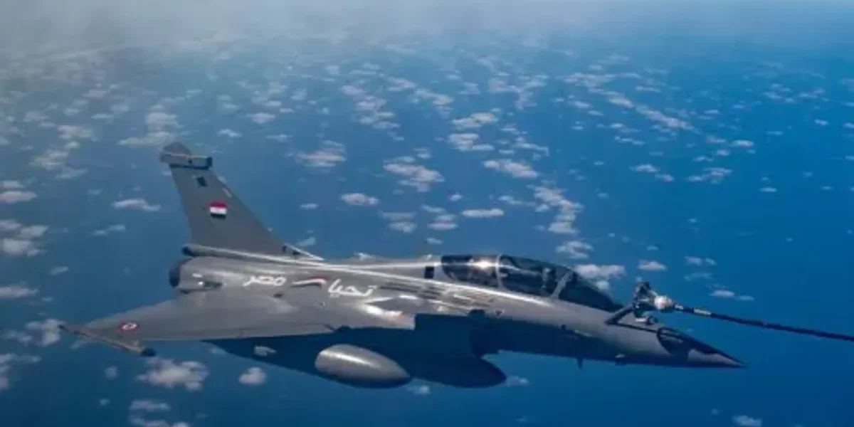 Indian Air Force Aircraft refuels Egyptian jet mid-air