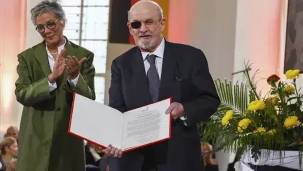 Salman Rushdie calls for defence of freedom of expression as he receives German prize