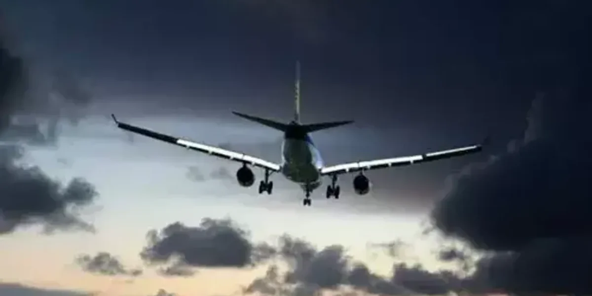 US: Airplane collides with shuttle bus at Chicago Airport, 2 injured