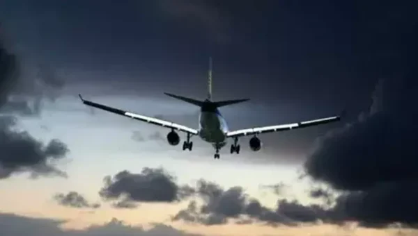 US: Airplane collides with shuttle bus at Chicago Airport, 2 injured