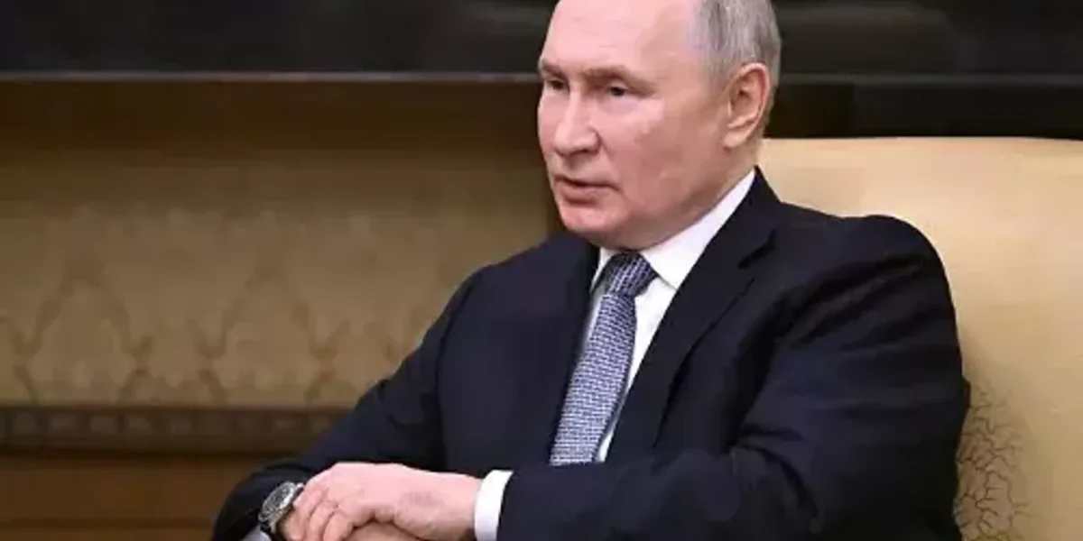 Report: Putin suffers cardiac arrest, found lying on bedroom floor
