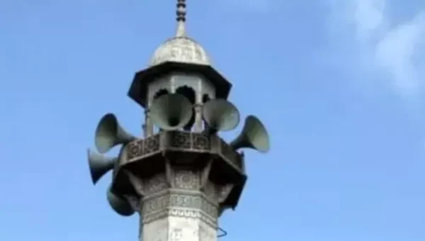 10-min azaan on loudspeaker not noise pollution, rules Gujarat HC