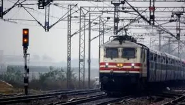 Delay in Gujarat-bound trains due to OHE breakdown near Mumbai