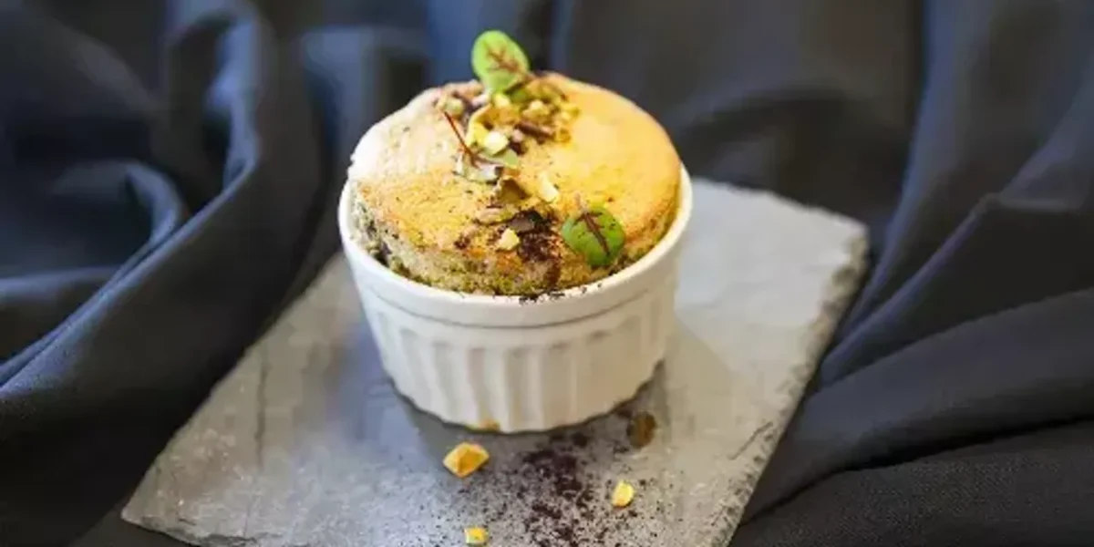 Baked Pistachio Souffle Recipe: With just egg whites, sugar and pistachios, you can make souffles in less than 15 minutes