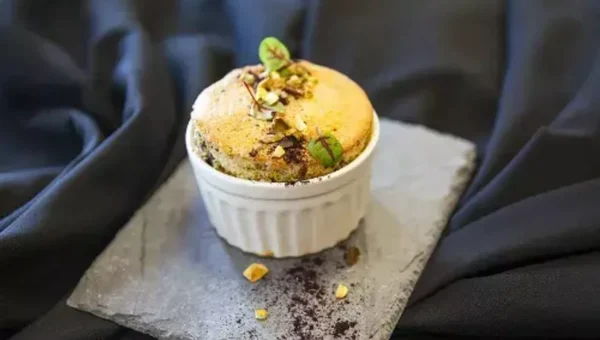 Baked Pistachio Souffle Recipe: With just egg whites, sugar and pistachios, you can make souffles in less than 15 minutes