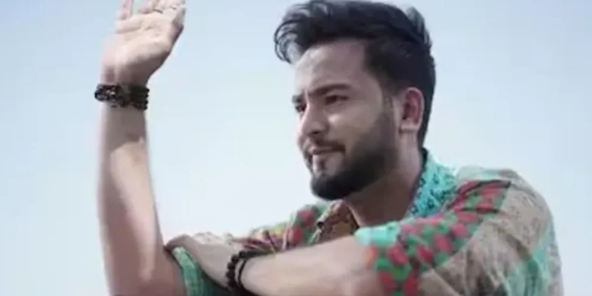 Elvish Yadav booked for hosting rave parties with snake venom, poisonous snakes