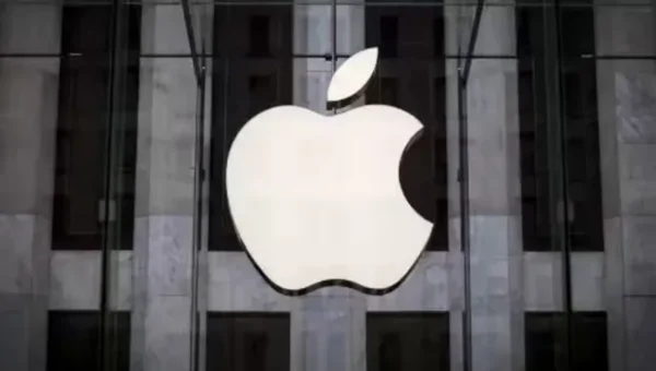 Apple reassures investors, says iPhone sales in China remain strong