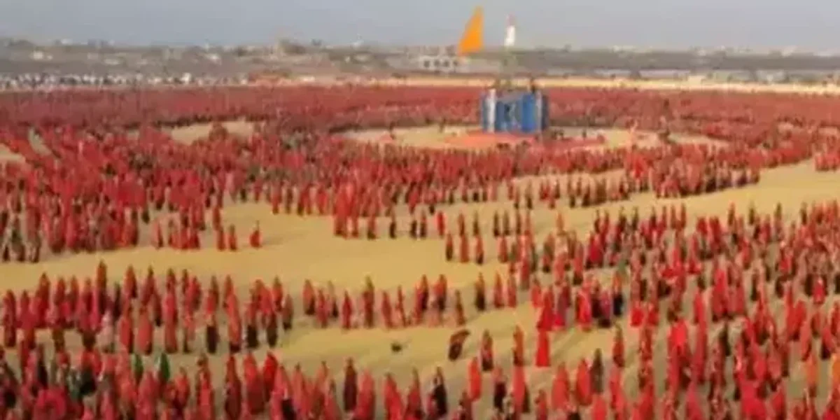 Over 37,000 women perform in sync at the Maha Raas in Gujarat’s Dwarka