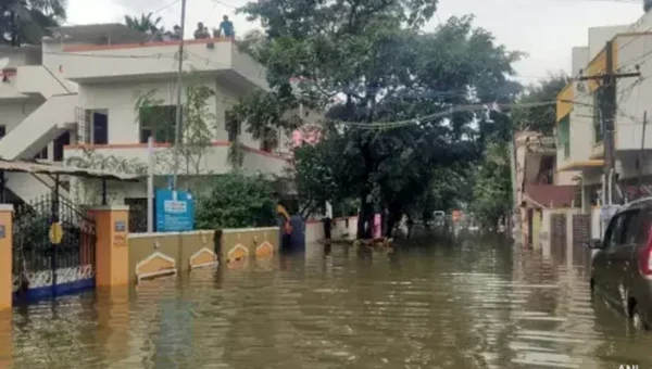 Centre releases second instalment of State Disaster Response Fund of nearly 500 crore rupees to Andhra Pradesh and 450 crore rupees to Tamil Nadu for cyclone assistance