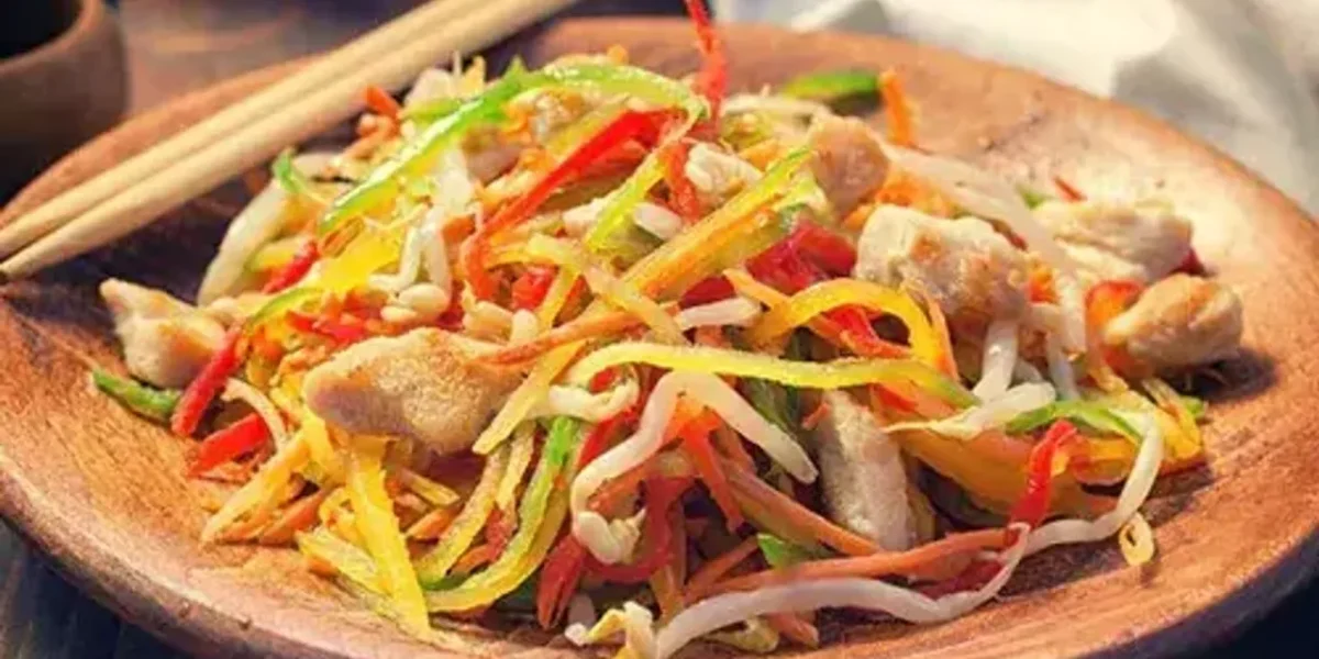 Som Tam Recipe: It is a flavourful dish which is an absolute delight to the taste buds