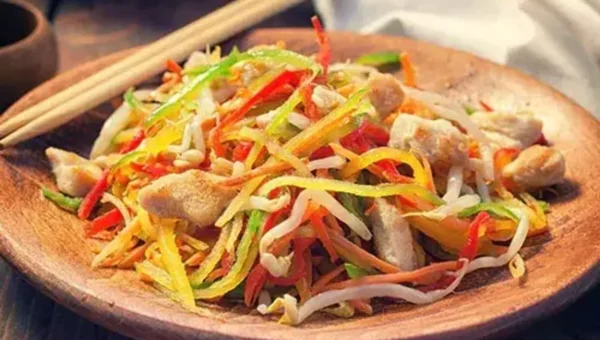 Som Tam Recipe: It is a flavourful dish which is an absolute delight to the taste buds