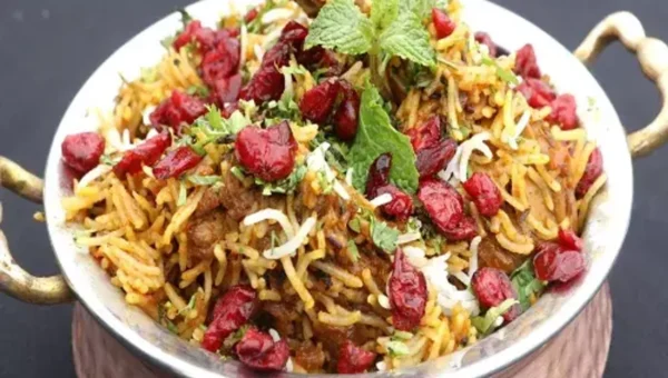 Berry Pulao Recipe: Dried cranberries are loaded with fibre and antioxidants, which makes this pulao more nutritious and a healthy choice for you