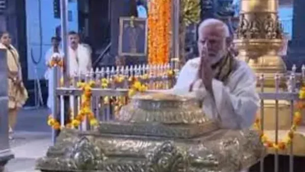 PM Modi offers prayers at Kerala’s famous Lord Krishna temple in Guruvayur