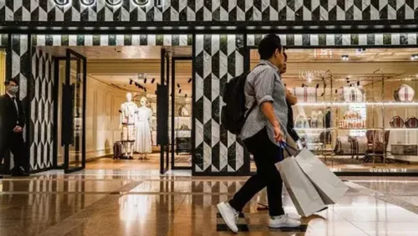 Gucci sales to plunge 20% in first quarter on Asia slowdown