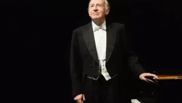 Acclaimed Italian pianist Maurizio Pollini dies at age 82
