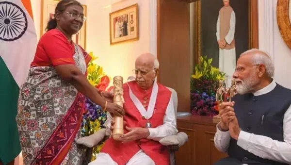 President Murmu confers Bharat Ratna on veteran BJP leader L.K. Advani