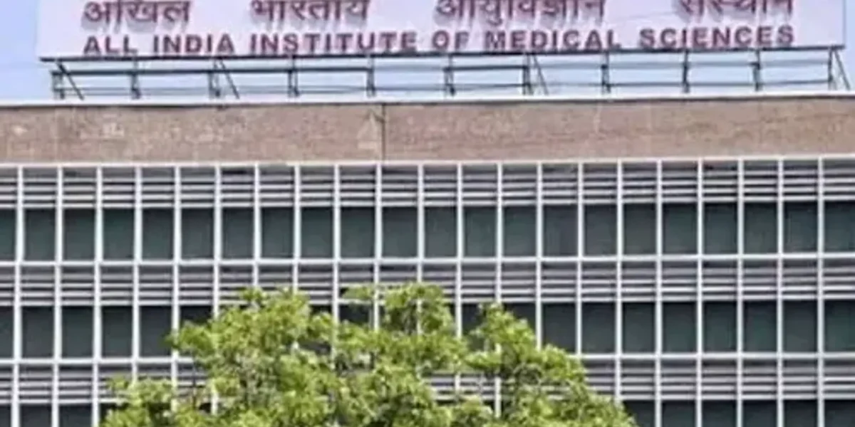 AIIMS New Delhi in collaboration with organ retrieval banking organisation performs first dual kidney transplant