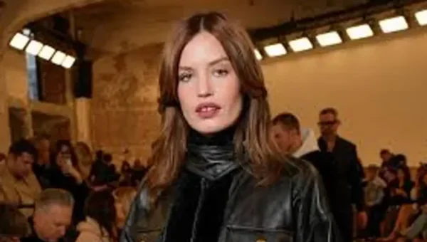 New designer Chemena Kamali reboots Chloe with a 1970s-tinged debut at Paris Fashion Week
