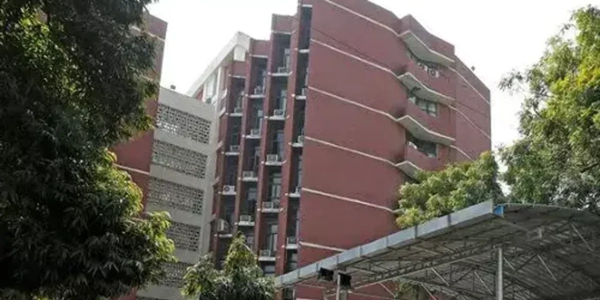 Election Commission issues transfer orders for non-cadre officers