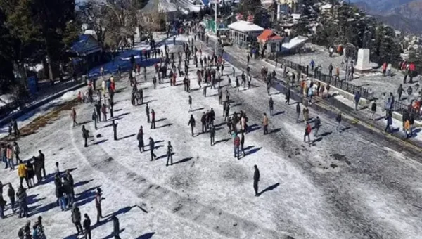 Shimla in Himachal Pradesh experiences rise in number of tourists over the weekend