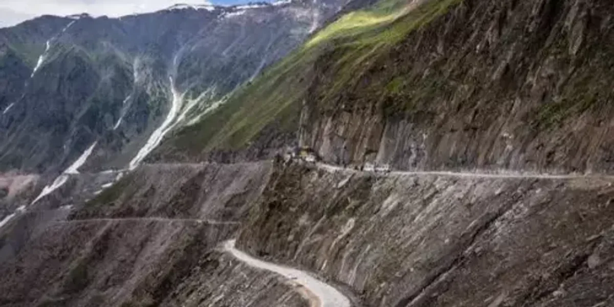 Zoji La is now open for vehicular movement, to ease travel from J&K to Ladakh