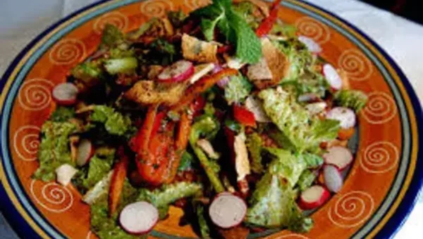 Fattoush Recipe: It is a simple and easy-to-make salad recipe that can be easily prepared at home on different occasions